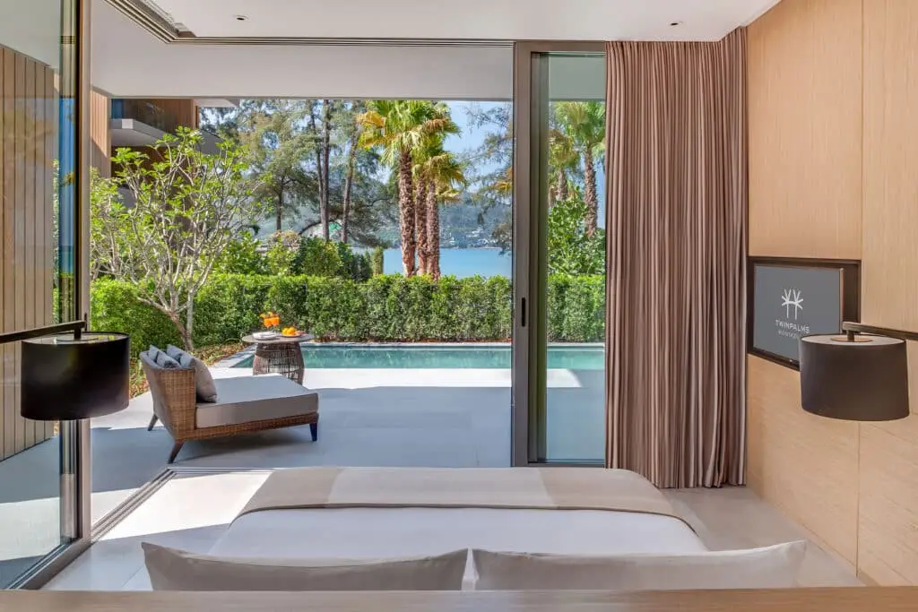 Grand-Azure-Sea-View-Pool-Suite-bedroom