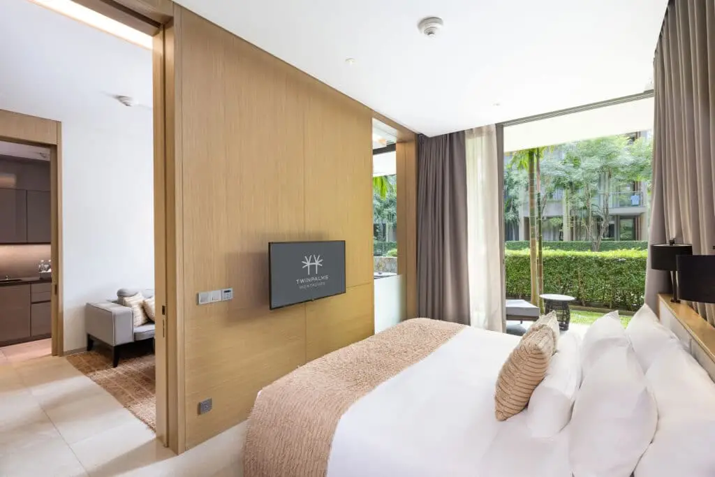 Grand-Azure-Suite-Bedroom